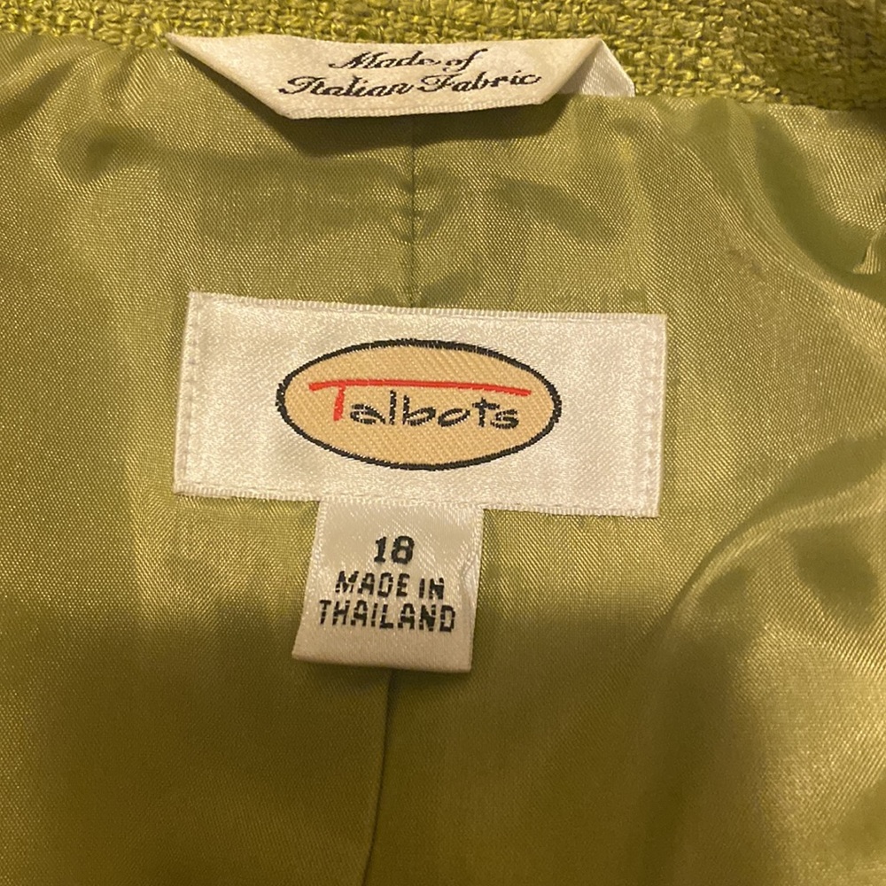 Beautiful bright green blazer - Picture 3 of 9